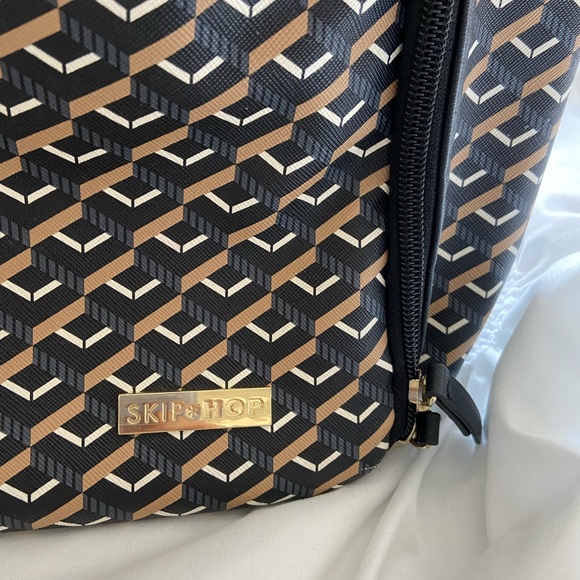 SkipHop Diaper Bag - Picture 4 of 4